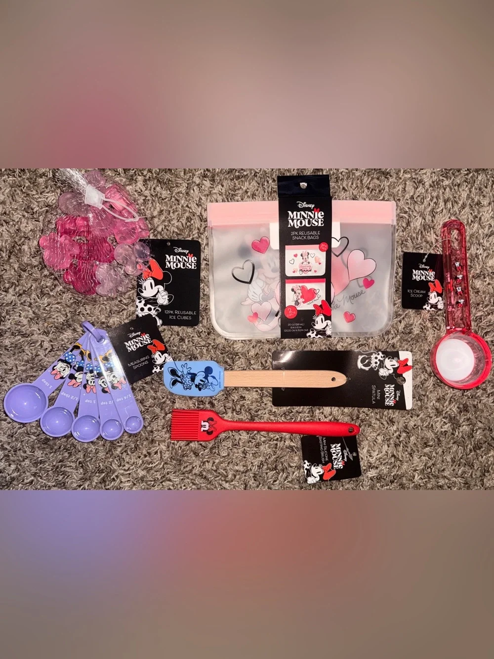 Disney Minnie Mouse Pink and Red Kitchen Tool Set